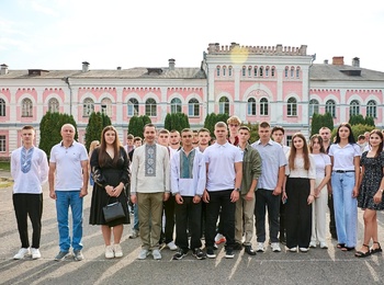 Перший дзвоник для студентів 13-а групи факультету агрономії